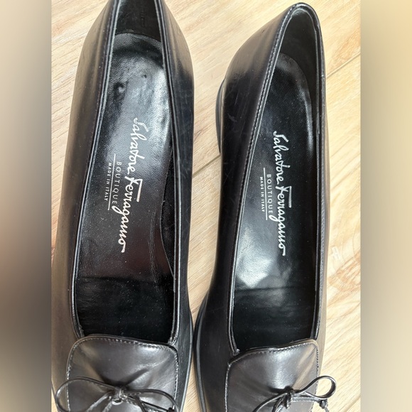 Like new - SALVATORE FARRAGAMO WOMANS FLAT LOAFERS - Leather Vara Bow Barrette - Picture 3 of 9